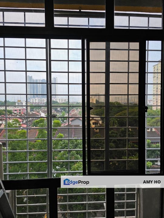 Newly refurbished Ready to move in Nilam Apartment easy access, very convenient and it is Freehold, Kuala Lumpur, Segambut