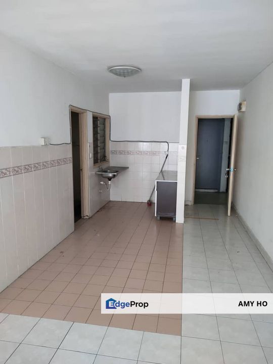 Vacant now ready to move in now unit come with one carpark well kept, Selangor, Damansara Perdana