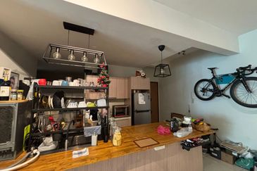 Royal Regent Sri Putramas III