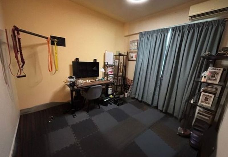 Royal Regent Sri Putramas III