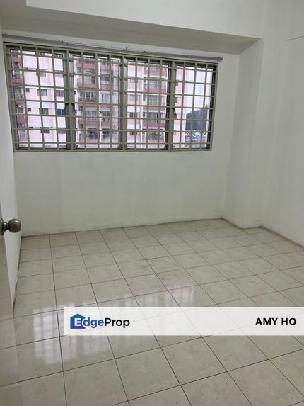 Avelon Tower 1, basic 4 rooms unit looking for family type of tenant, Kuala Lumpur, Bandar Menjalara