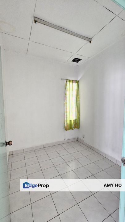 Taman Pusat kepong shop apartment topfloor level 3, Kuala Lumpur, Kepong