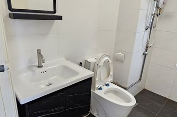 Rivercity Condominium