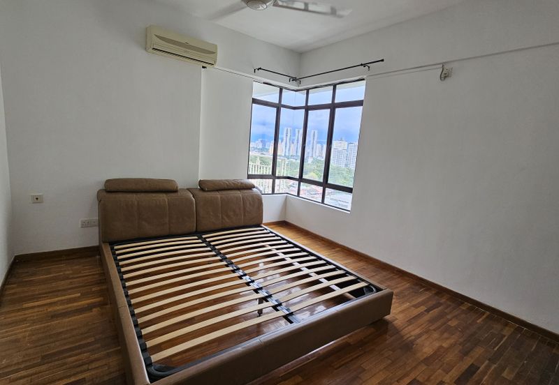 Rivercity Condominium