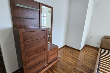 Rivercity Condominium