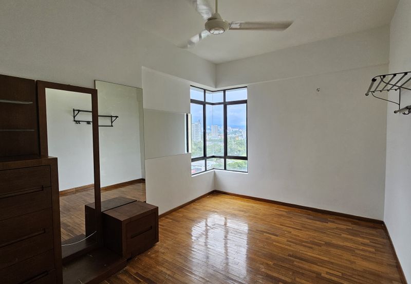 Rivercity Condominium