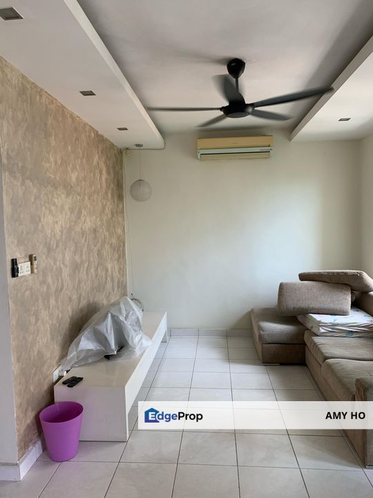 Facing Pool unit well kept well maintained unit own stay unit, Selangor, Damansara Damai