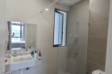 16 Quartz Melawati Condominium