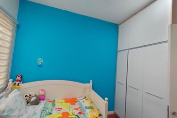 16 Quartz Melawati Condominium