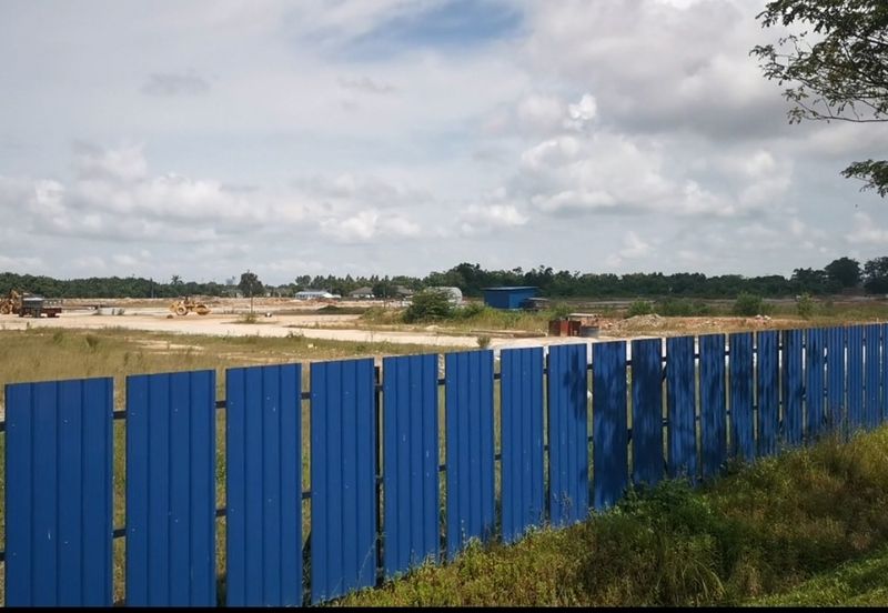 West Port, Pulau Indah