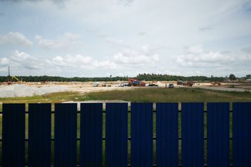 West Port, Pulau Indah