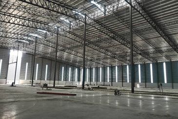 Single Storey Detached Warehouse annexed with 1 storey office, Section U, Shah Alam, Selangor