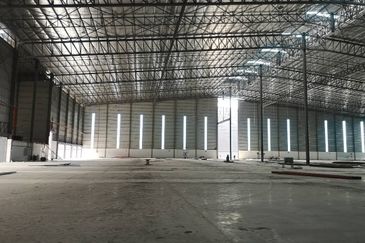 Single Storey Detached Warehouse annexed with 1 storey office, Section U, Shah Alam, Selangor