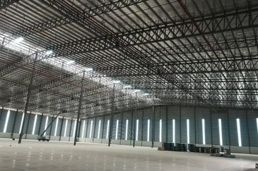 Single Storey Detached Warehouse annexed with 1 storey office, Section U, Shah Alam, Selangor