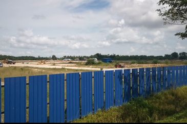 West Port, Pulau Indah