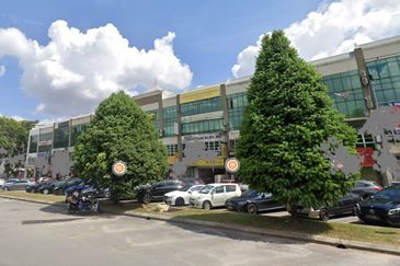 Corner 3 Storey Shop for sale, ROI 4.2%, Investment return, Bandar Puteri Puchong, Pochong, Selangor