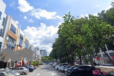 Corner 3 Storey Shop for sale, ROI 4.2%, Investment return, Bandar Puteri Puchong, Pochong, Selangor