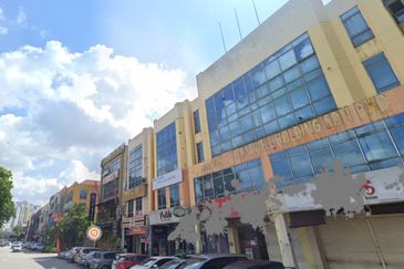 Corner 3 Storey Shop for sale, ROI 4.2%, Investment return, Bandar Puteri Puchong, Pochong, Selangor