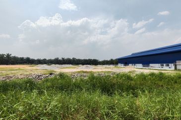 2.4 acres Flat Land for rent, suitable for storage, warehouse, Perindustrian Sungai Sembilang, Jeram, Kuala Selangor