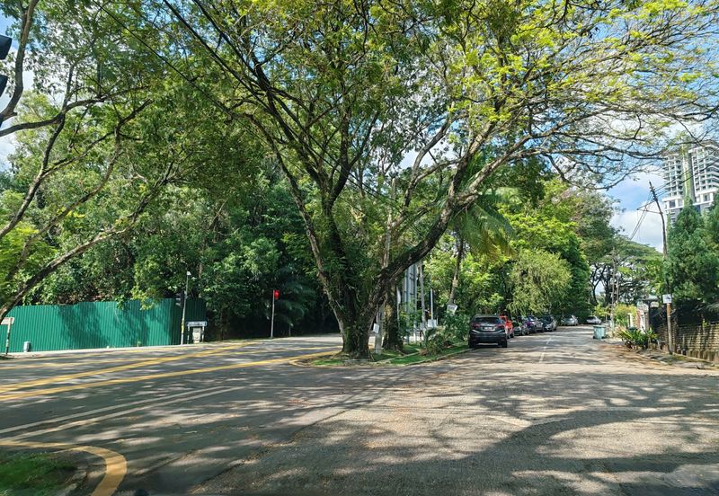 29x56 Land Size, @ storey terrace with extra land, facing Jalan Desa, Taman Desa, Price dropped, Kuala Lumpur