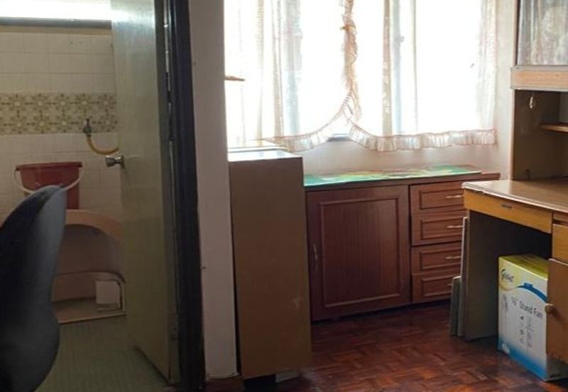 29x56 Land Size, @ storey terrace with extra land, facing Jalan Desa, Taman Desa, Price dropped, Kuala Lumpur