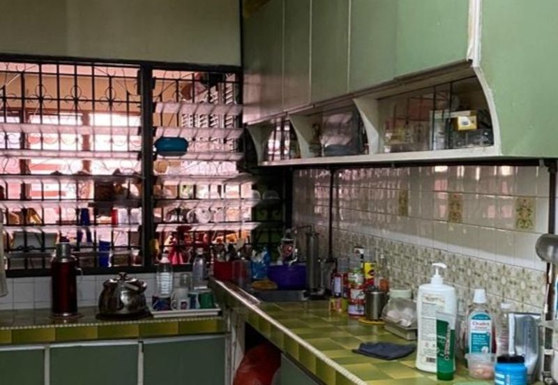 29x56 Land Size, @ storey terrace with extra land, facing Jalan Desa, Taman Desa, Price dropped, Kuala Lumpur