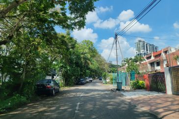 2 Storey Terraced House with extra land for sale, Freehold, Taman Desa, Jalan Desa Utama, Old Klang Road, Jalan Klang Lama, Kuala Lumpur