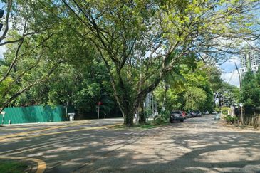 2 Storey Terraced House with extra land for sale, Freehold, Taman Desa, Jalan Desa Utama, Old Klang Road, Jalan Klang Lama, Kuala Lumpur