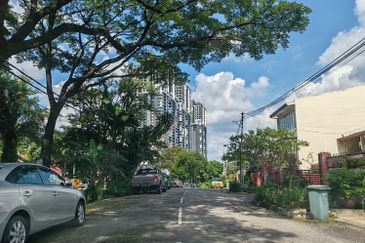 2 Storey Terraced House with extra land for sale, Freehold, Taman Desa, Jalan Desa Utama, Old Klang Road, Jalan Klang Lama, Kuala Lumpur