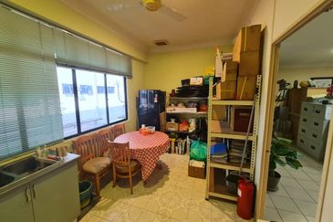 Pusat Perdagangan Seri Kembangan