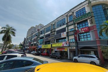 Pusat Perdagangan Seri Kembangan