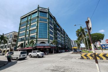 Pusat Perdagangan Seri Kembangan