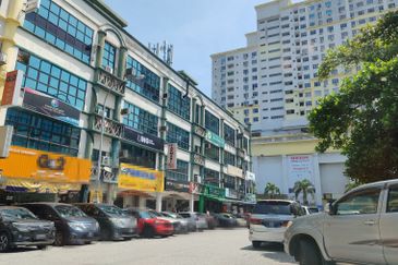Pusat Perdagangan Seri Kembangan