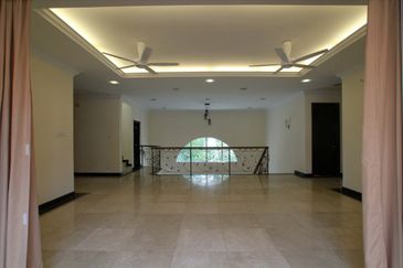 Kiara Peak (Puncak Kiara)