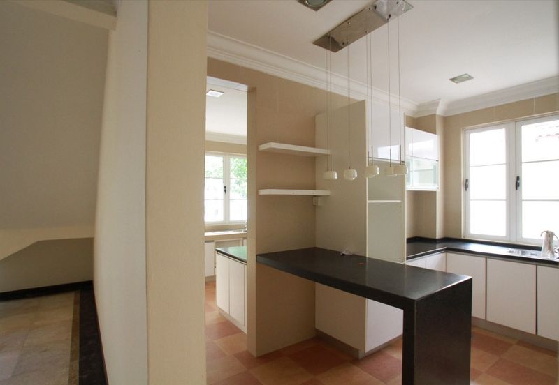 Kiara Peak (Puncak Kiara)