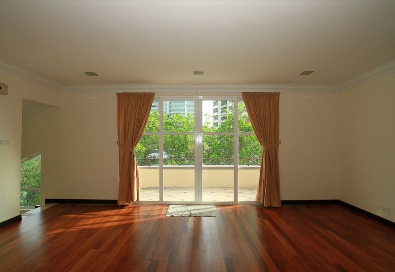 Kiara Peak (Puncak Kiara)