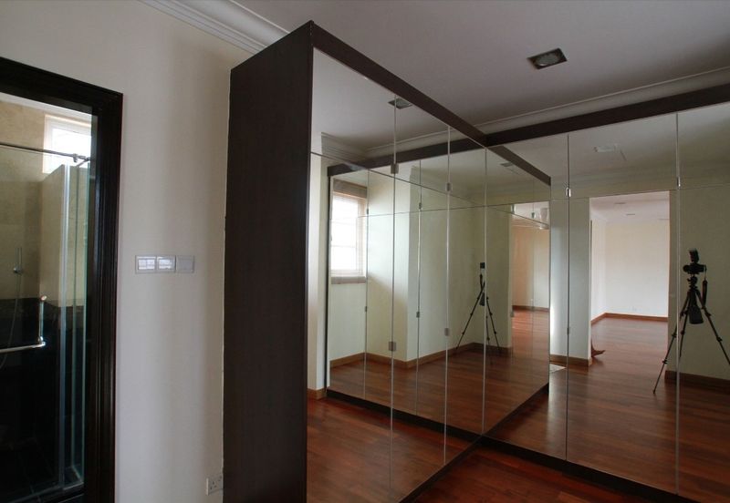 Kiara Peak (Puncak Kiara)