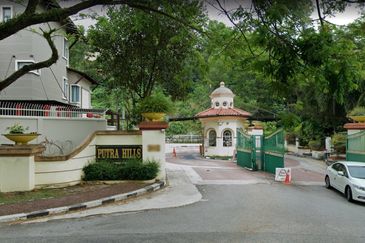 Putra Hill