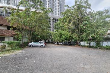 Brickfields, Brickfields, Kuala Lumpur ,Limited 3sty hostel building with open parking and residential land!