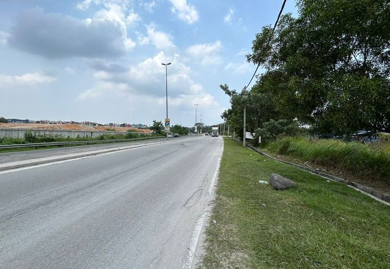 Bandar Puncak Alam converted industrial land, main road frontage!