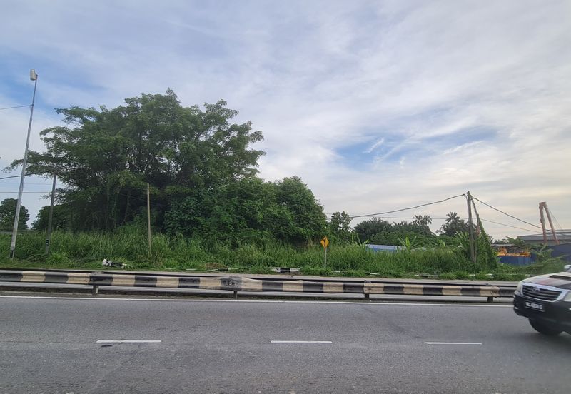 Telok Panglima Garang, Telok Panglima Garang, Selangor converted main road frontage commercial land!