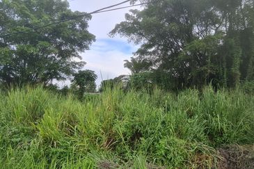 Telok Panglima Garang, Telok Panglima Garang, Selangor converted main road frontage commercial land!