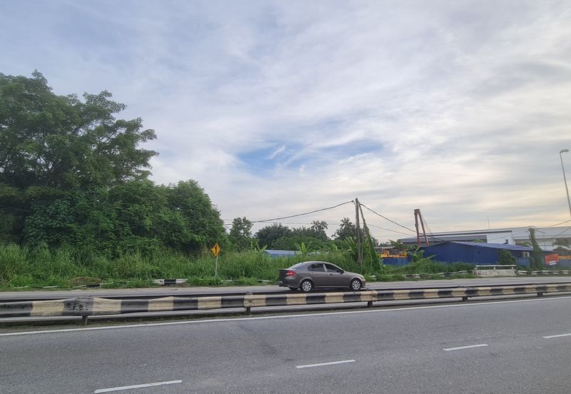 Telok Panglima Garang, Telok Panglima Garang, Selangor converted main road frontage commercial land!