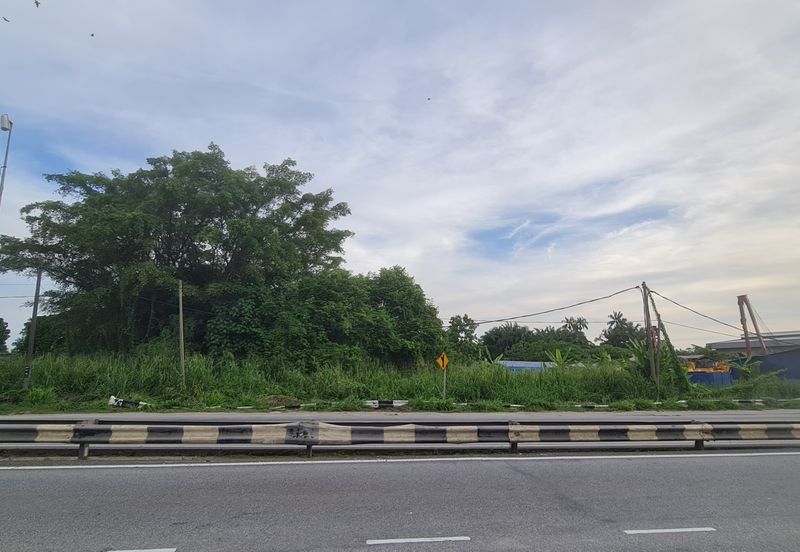 Telok Panglima Garang, Telok Panglima Garang, Selangor converted main road frontage commercial land!