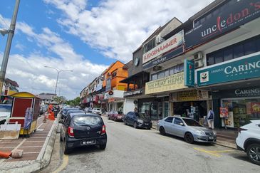 Taman Tun Dr Ismail, Taman Tun Dr Ismail, Kuala Lumpur limited 3sty corner shop!