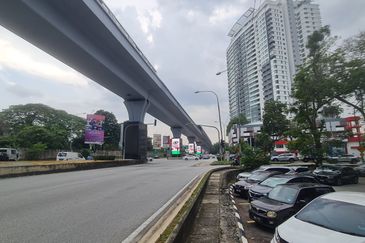 Taman Tun Dr Ismail, Taman Tun Dr Ismail, Kuala Lumpur limited 3sty corner shop!