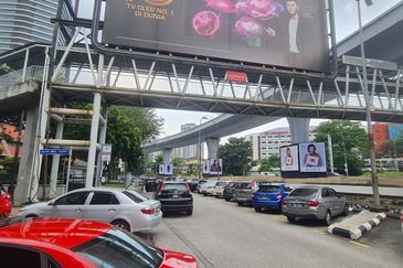 Limited Taman Tun Dr Ismail, ttdi 3sty main road frontage shop!