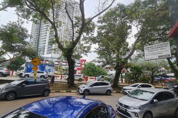 Limited Taman Tun Dr Ismail, ttdi 3sty main road frontage shop!