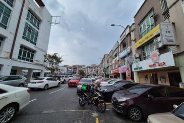 Bandar Baru Sri Petaling, Bandar Baru Sri Petaling, Kuala Lumpur Limited 3sty 24x100 unit at the best row of sri petaling