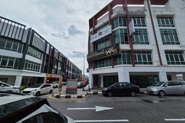 Bandar Baru Sri Petaling, Bandar Baru Sri Petaling, Kuala Lumpur Limited 3sty 24x100 unit at the best row of sri petaling